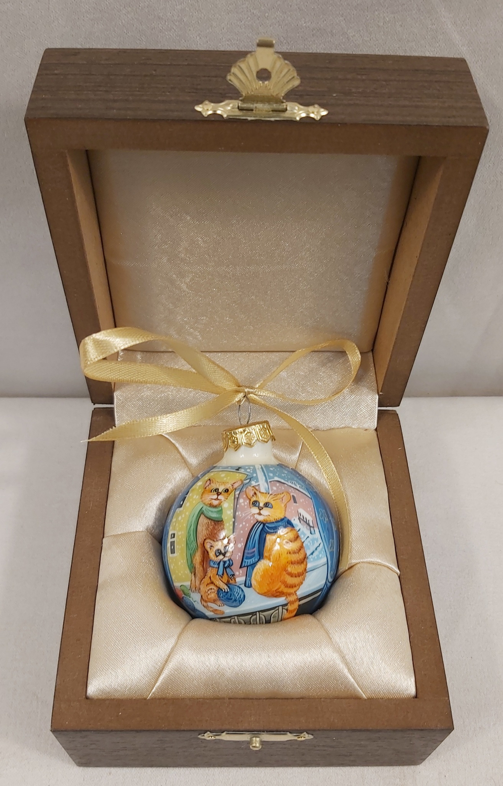 Шар новогодний с ручной росписью  Палех "Котики"