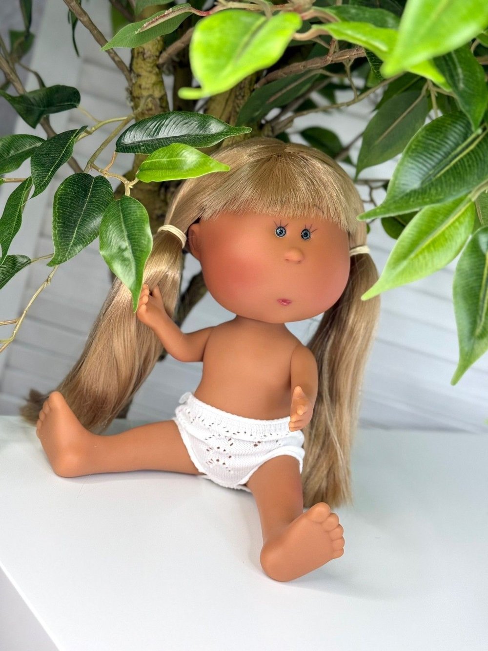 Кукла Nines виниловая 30см MIA LATINA без одежды (3000WL7)