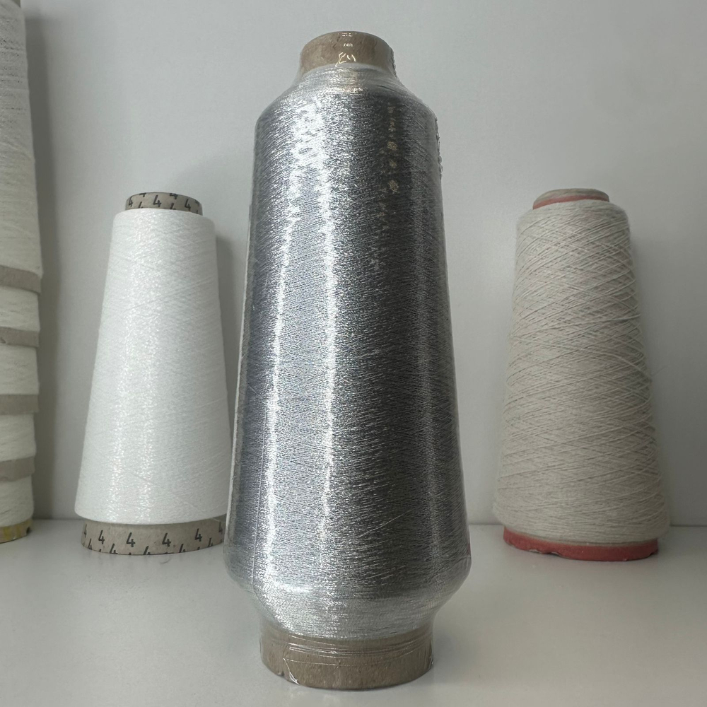 METALLICA - Stock Italy; 62% металлизированный люрекс, 38% п/а; 2000м/100гр; серебро; Бобинки ТОЛЬКО по 123 гр; НЕ РАЗМАТЫВАЕМ!!