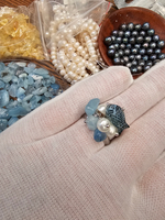 Кольцо авторское с культивируемым жемчугом и натуральными камнями "Рыбка"