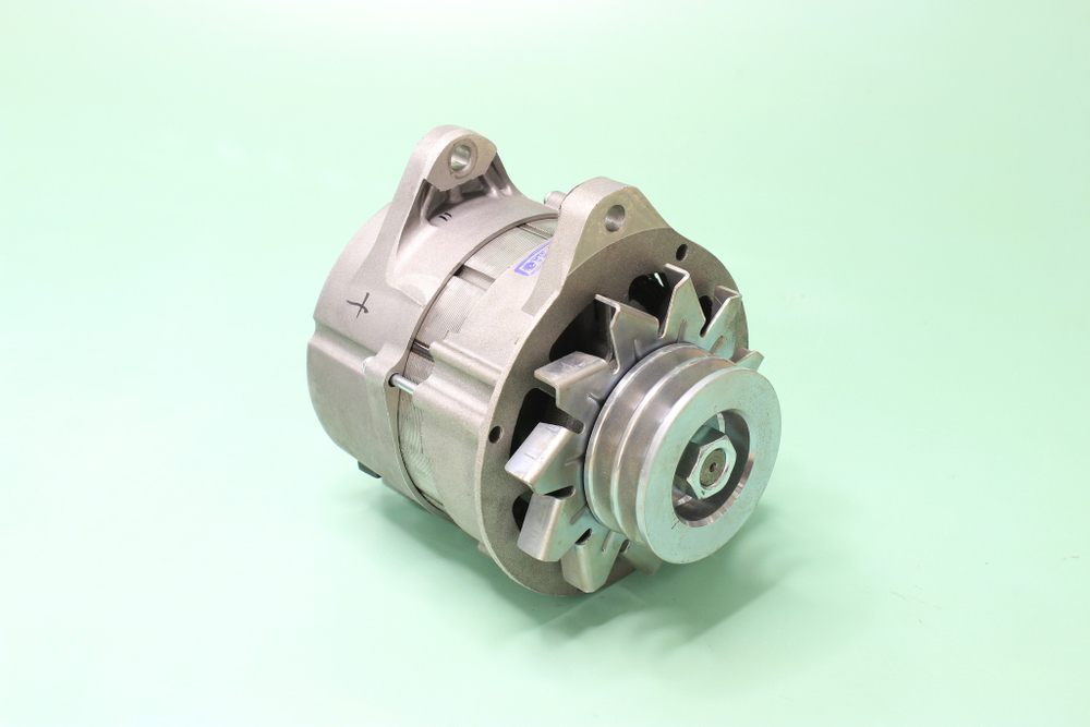 Генератор КамАЗ Евро-0, ЯМЗ-236,238 28В 60А клиновой шкив