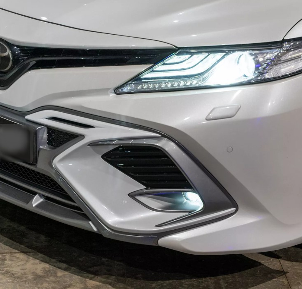 Накладка GT на передний бампер Toyota Camry XV70