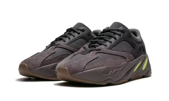 Кроссовки Adidas Yeezy Boost 700 Mauve