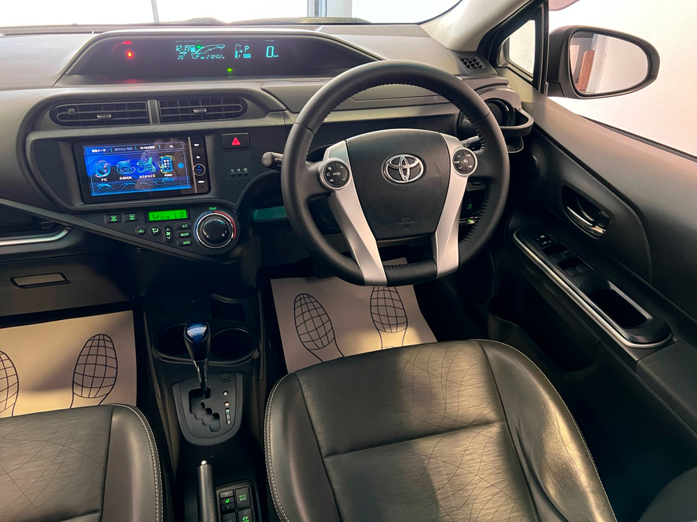 Toyota Aqua, 2013 год