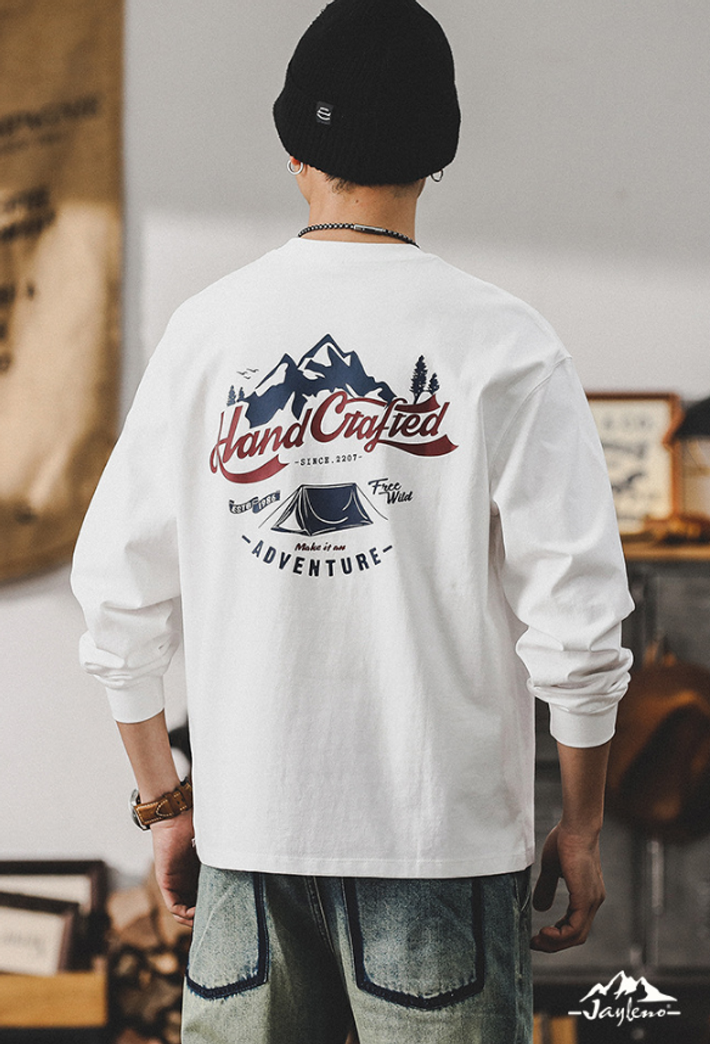 Мужская футболка с длинным рукавом и принтом на спине