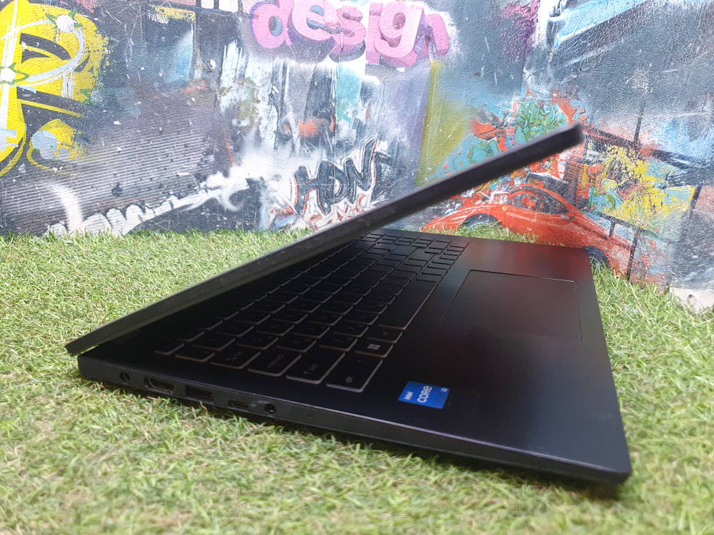 Ноутбук MSI i3-12/8Gb/FHD/Modern 15 B12M-211RU