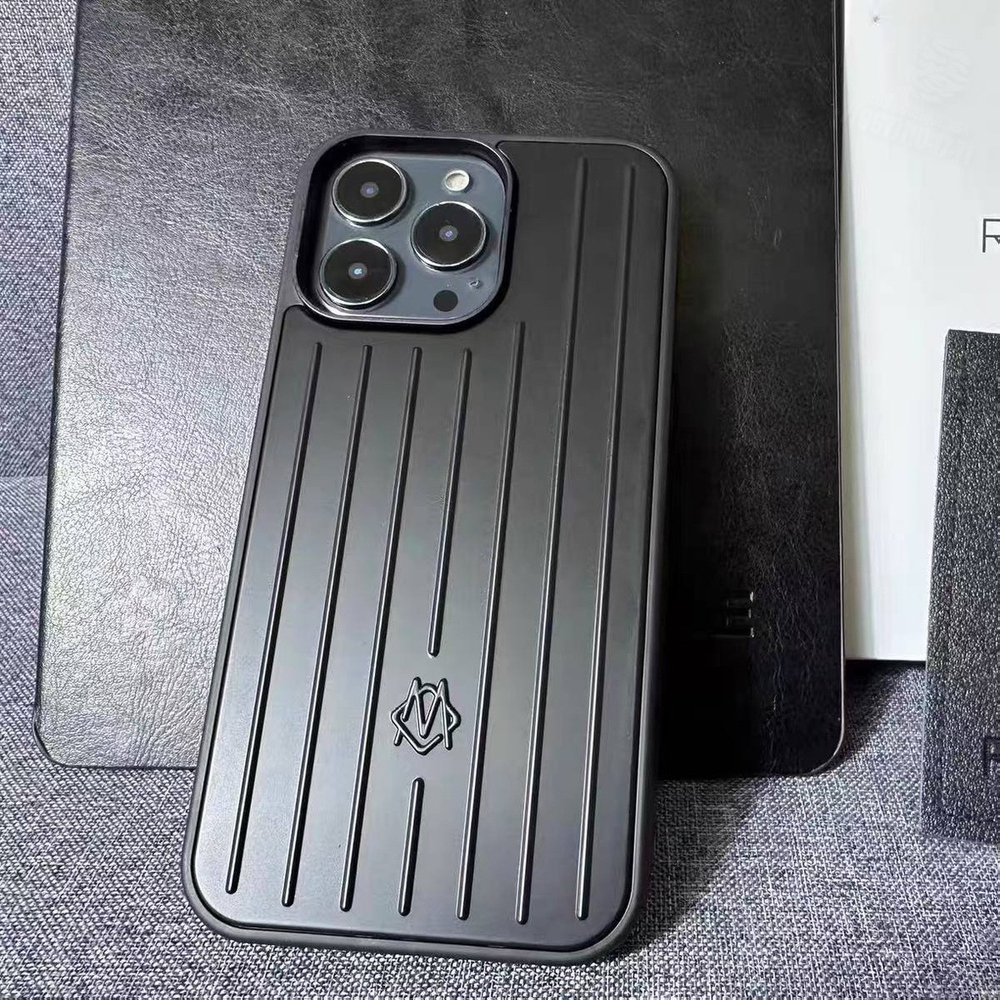 Чехол на iPhone 16 Pro/Max