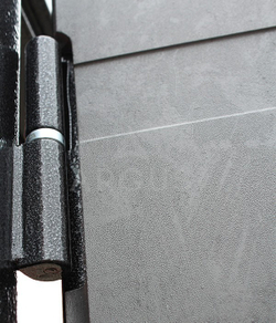 Входная дверь Аргус Люкс 3К 2П Техно бетон темный / Мирра буксус, стекла белые