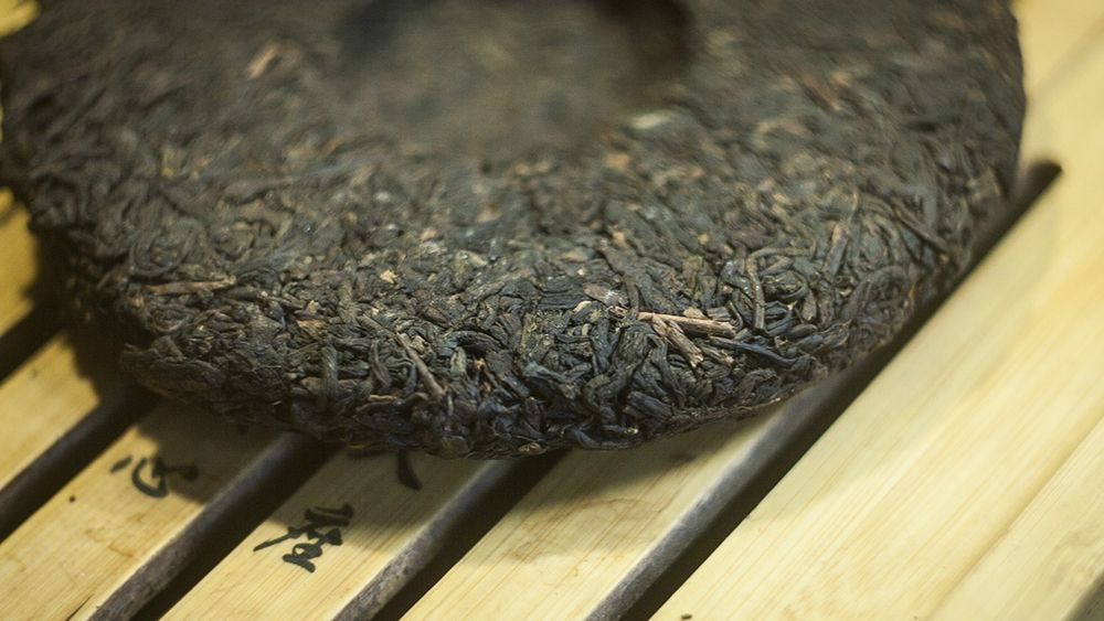 Шу пуэр "Самая высокая гора в Мэнхай" (Хуачжулянцзы), в разлом