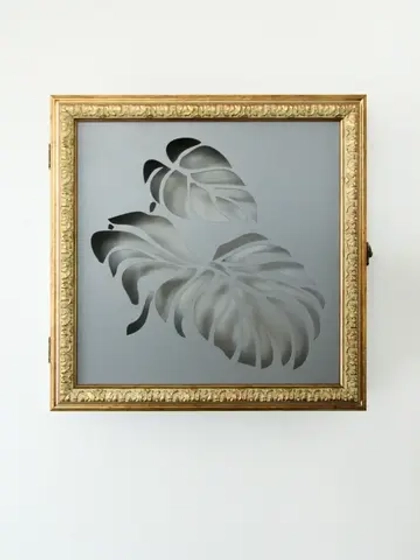 Полка квадратная "Монстера" в багетной раме с дверкой