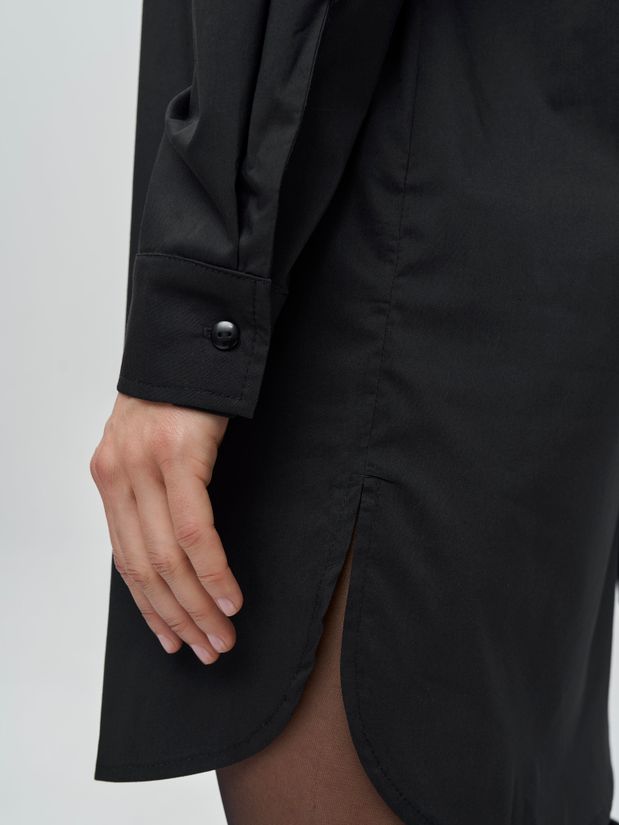 Платье-рубашка с воланом по плечу , черное