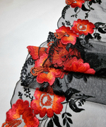 Вышивка на сетке красные цветы на чёрном К116 левая