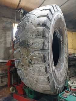 33.00R51 Bridgestone VRDP шина б/у