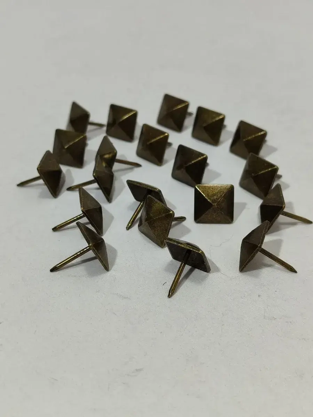 Гвозди обивочные декоративные под старину с большой шляпкой