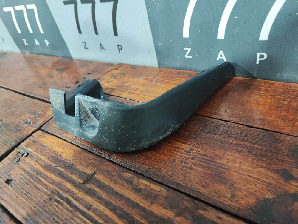 Брызговик передний правый Kia Rio 4 (FB) 17-нв Б/У Оригинал 86832H0000