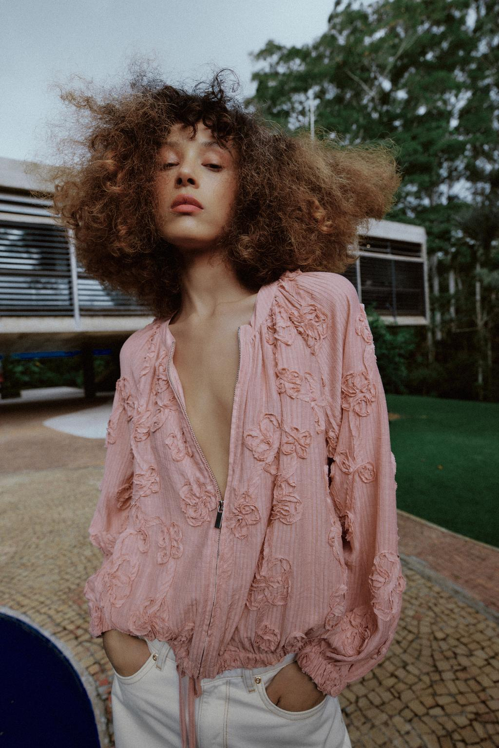 ZARA КУРТКА ОВЕРСАЙЗ С ЦВЕТОЧНЫМ УЗОРОМ, ПАСТЕЛЬНО-РОЗОВЫЙ