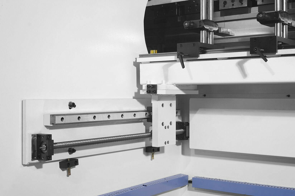 Листогибочные гидравлические прессы с ЧПУ контроллером MetalTec TP10S HBM