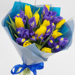 Букет ирисы и жёлтые тюльпаны