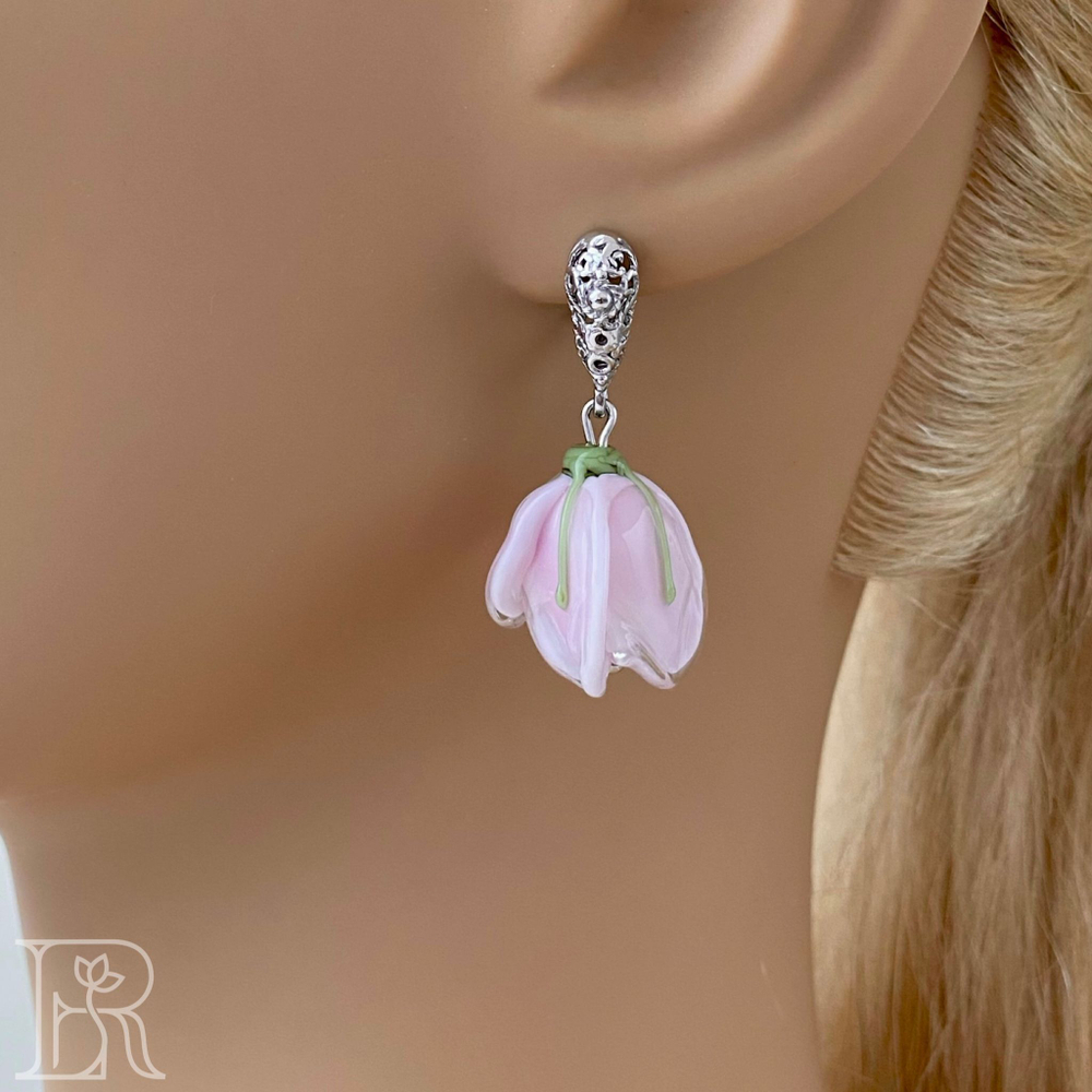 LEFIREL' Серьги серебряные женские "Рози" с цветами из муранского стекла / ювелирные украшения из родированного серебра 925