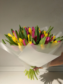Букет из 35 тюльпанов