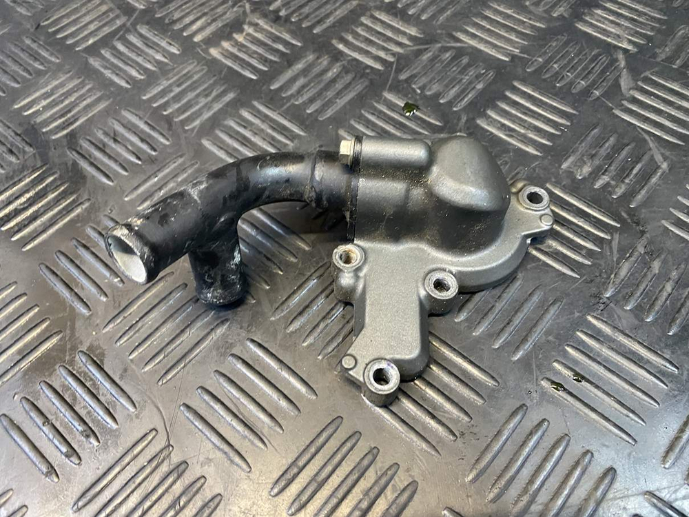 Крышка помпы KTM 250 Duke 2020