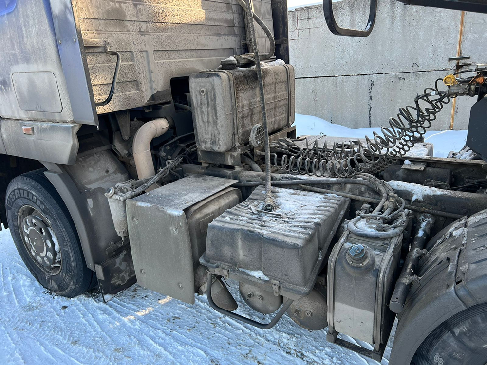 МАЗ 6430 6x4 Седельный тягач 643028-570-020 (Дизельный, 11,6 л, 423 л.с., МТ)
