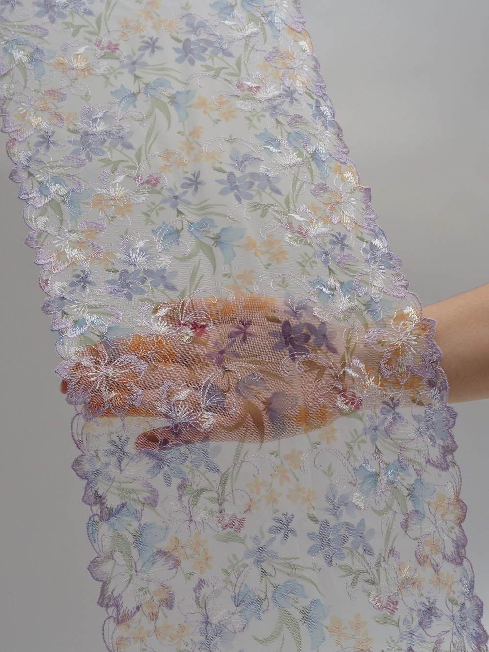 Вышивка на сетке мультиколор неэластичная ширина 24 см