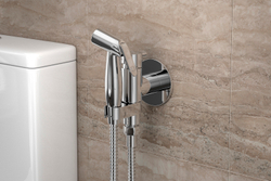 Смеситель с гигиеническим душем Bravat Eler