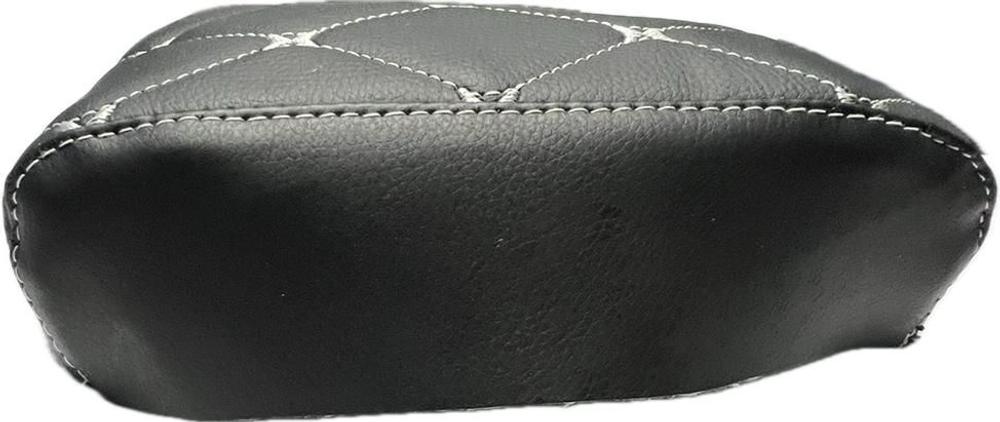 Чехол на штатный подлокотник Лада Приора (белая нить Бабочка)