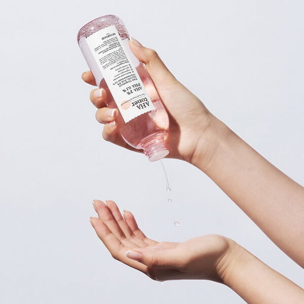 Тонер для лица с AHA /PHA -кислотами и экстрактом розового грейпфрута SkinFood Pink Grapefruit Aha 2% Toner, 200 мл