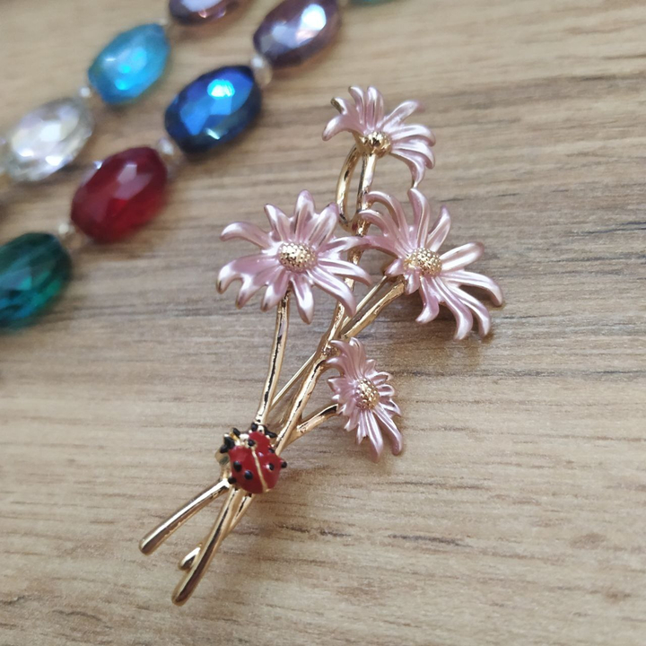 Брошь-кулон Астра розовая с божьей коровкой эмаль цветная металл золотистый