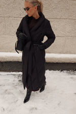 Пуховик в длине миди со съемной манишкой