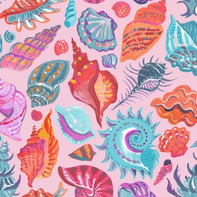 Яркие морские ракушки на розовом