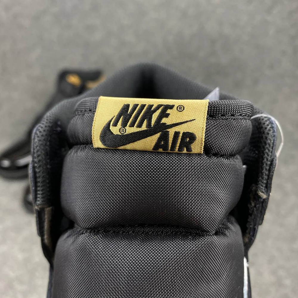 Кроссовки AIR JORDAN 1 RETRO HIGH OG NRG 'GOLD TOE'