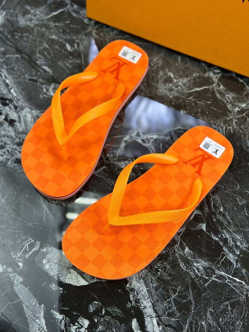 Шлепанцы Louis Vuitton