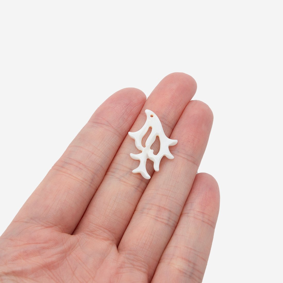 Веточка коралла из белого перламутра речных ракушек, 25*17мм