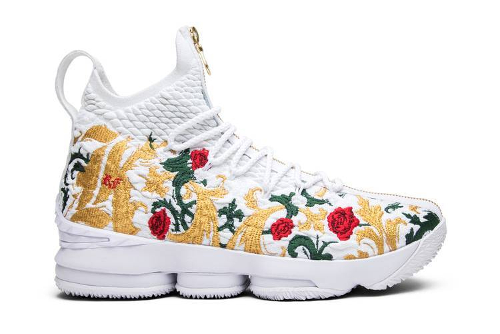 Kith X Nike Lebron 15 Performance King S Cloak Hyper Sneakers