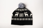 Шапка цветная с помпоном "Северные олени"