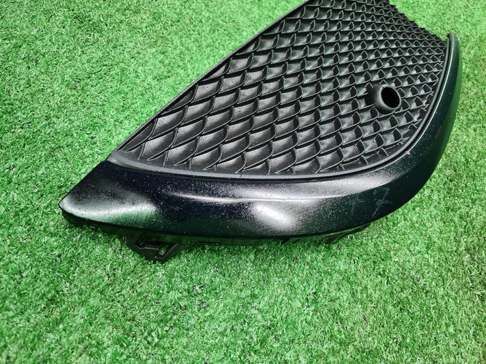 Решетка бампера левая Mercedes E W213 (2020-2023)