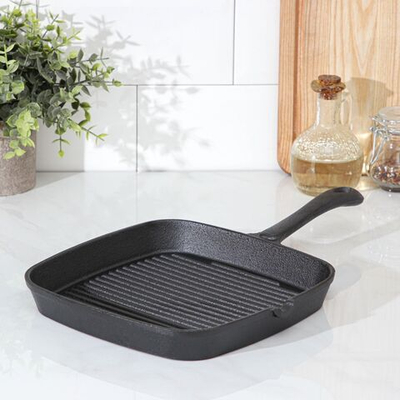 Сковорода гриль чугунная Доляна «Квадрат», 23×23 см, со сливом и ручкой, цвет чёрный (Цвет: не задано)
