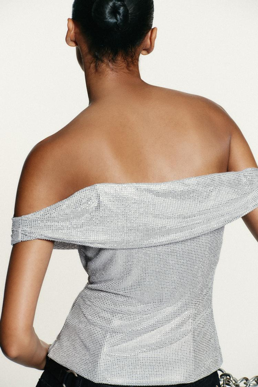 ZARA ТОП ИЗ СЕТКИ СО СТРАЗАМИ И ДРАПИРОВКОЙ, СЕРЕБРИСТЫЙ