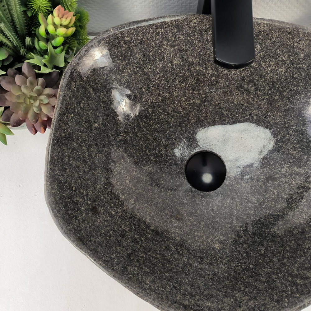Раковина из речного камня RS-64889 45*39*15 0861