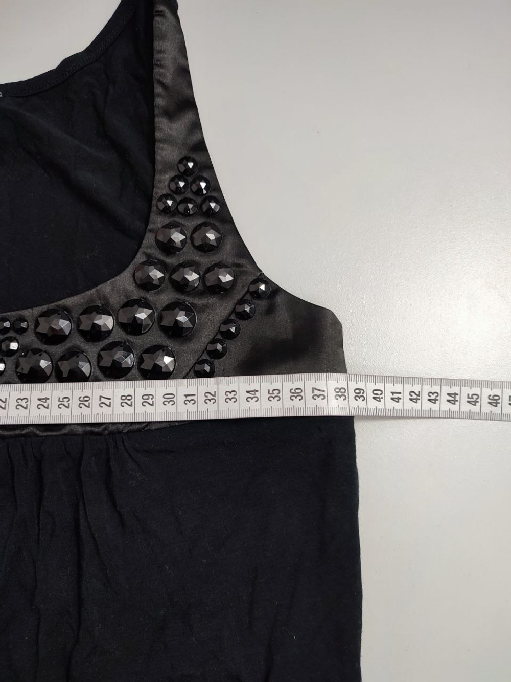 Топ Lipsy со стразами 40 размер