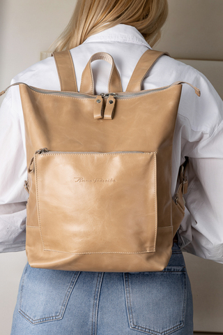 Бежевый кожаный рюкзак