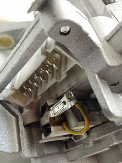 WLG20240OE кт2 Двигатель для стиральной машины Bosch Siemens б/у 6 контактов