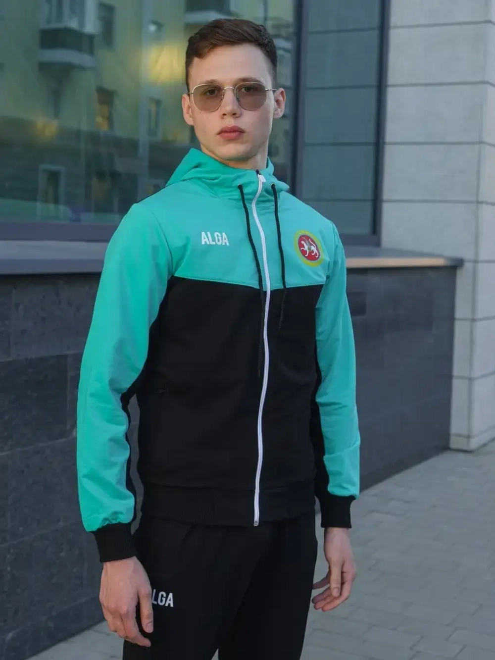 Костюм спортивный