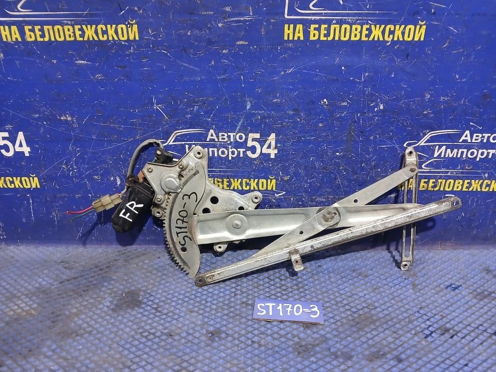 Стеклоподъемник передний правый TOYOTA CORONA 1990