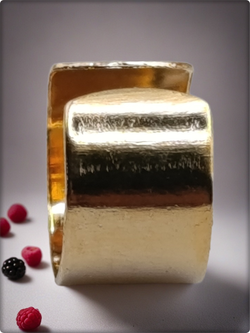 Клипса для имитации пирсинга уха "Манжет" золотистая. 