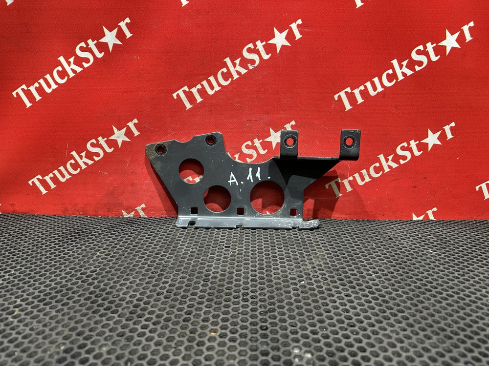 Кронштейн ускорительного клапана