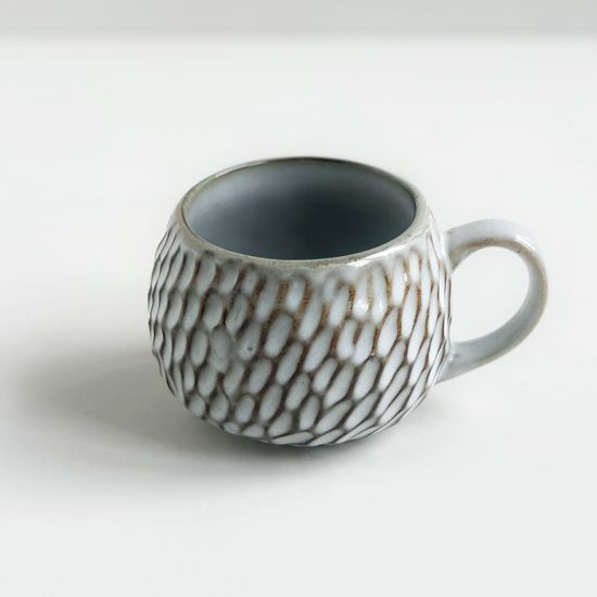 Керамическая кружка с тиснением, 160 мл